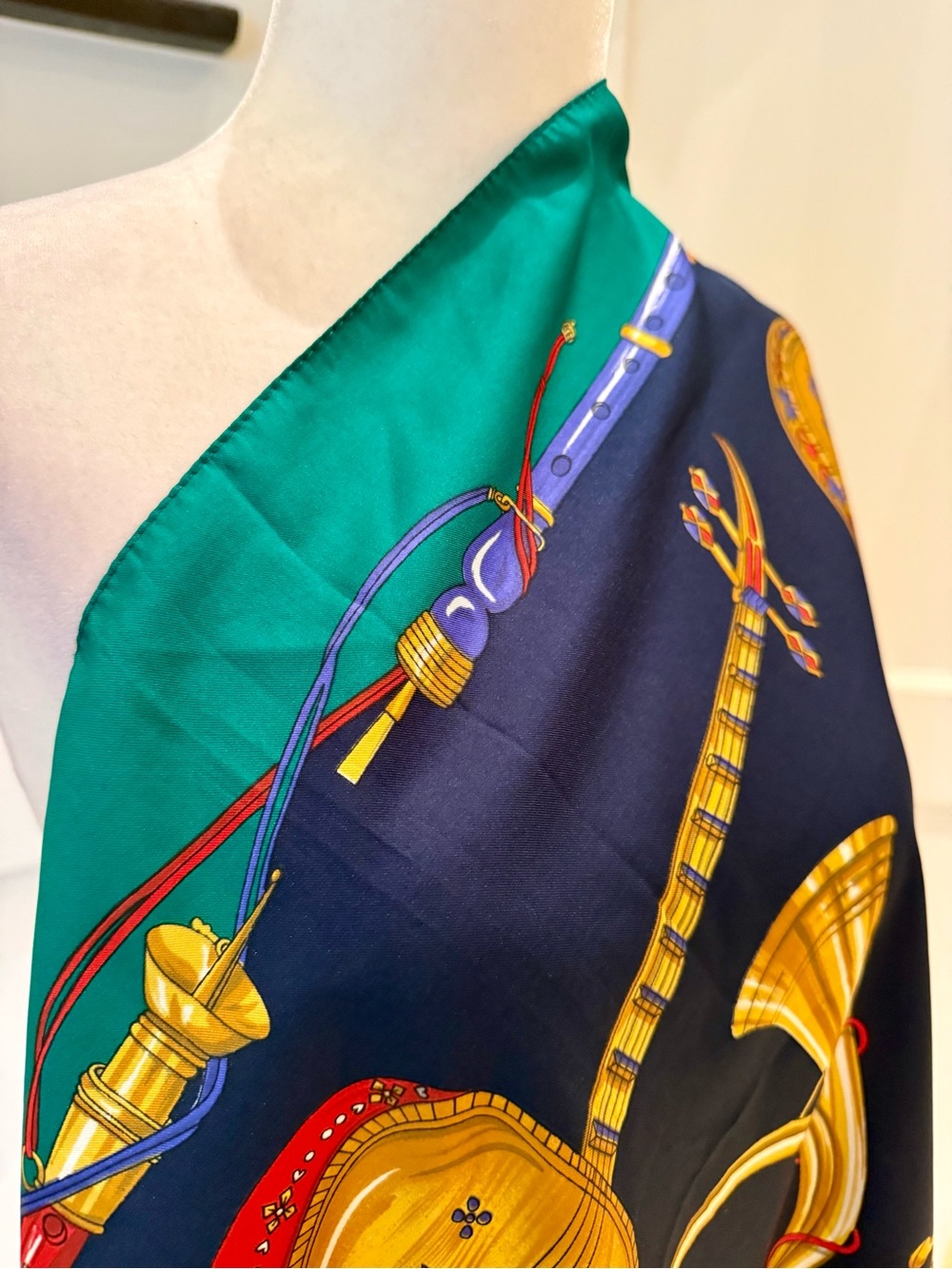 Musical Instrument Scarf, Made In Italy - Picture 5 of 7